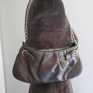 Black chained-clutch